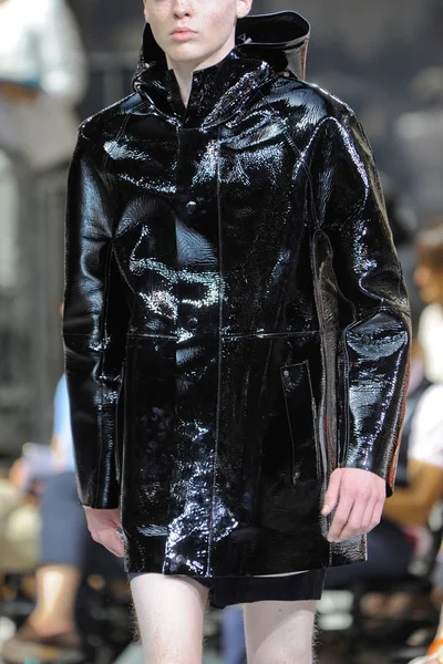 Look 28